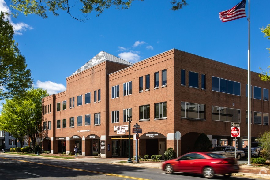 77 S Washington St, Rockville, MD à vendre - Photo de l’immeuble – Image 1 sur 23