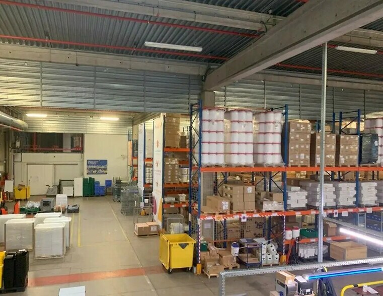 Industriel/Logistique dans Vénissieux à louer - Photo de l’immeuble – Image 2 sur 12