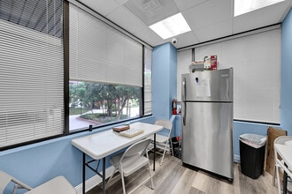 7100 W Camino Real, Boca Raton, FL à louer Photo intérieure– Image 1 sur 17