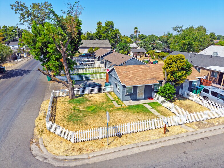 2517 E Harding Way, Stockton, CA à vendre - Photo de l’immeuble – Image 3 sur 10