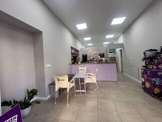 Plus de détails pour Local commercial à louer