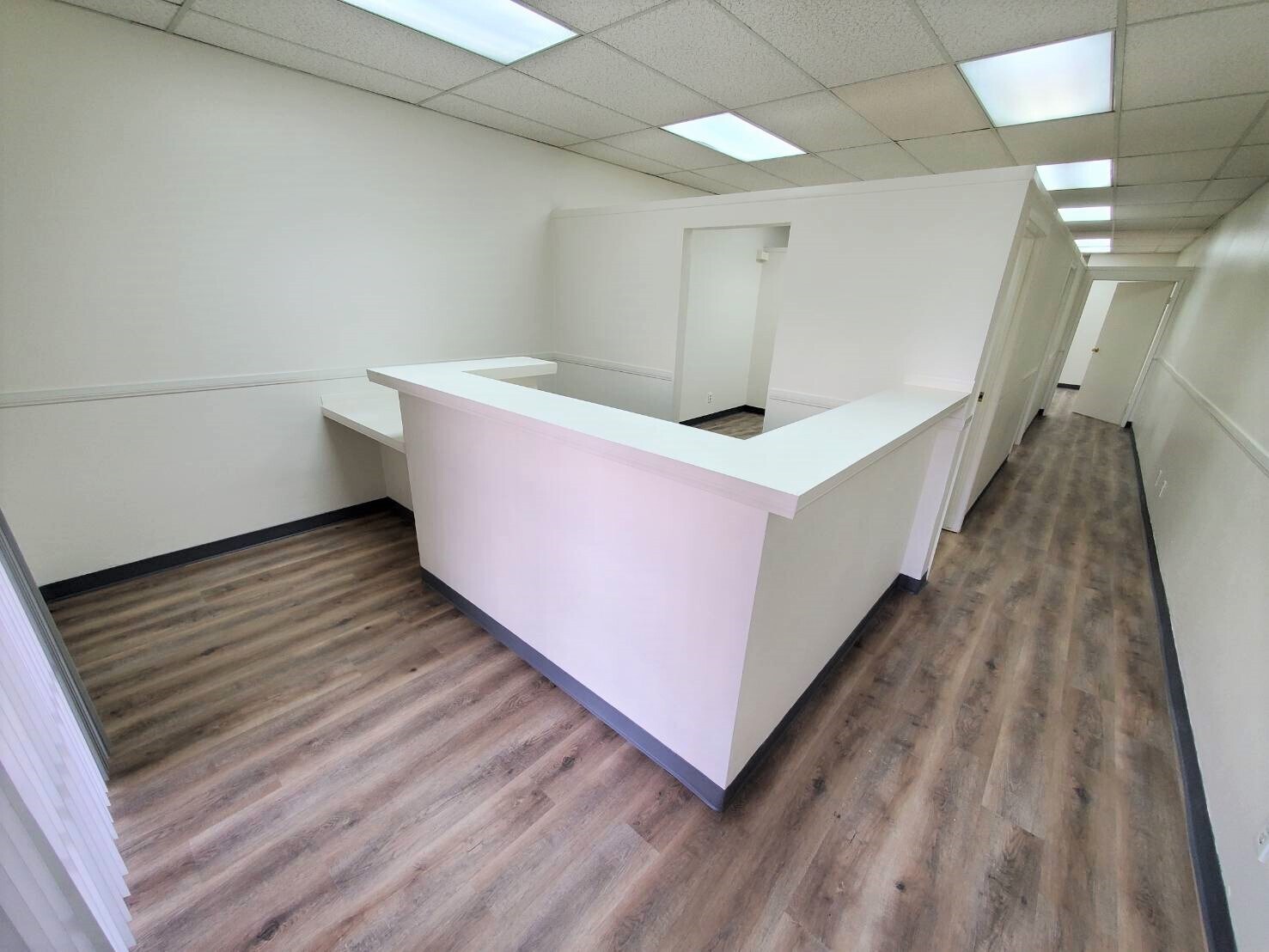 515-525 N Azusa Ave, La Puente, CA à louer Photo de l’immeuble– Image 1 sur 7