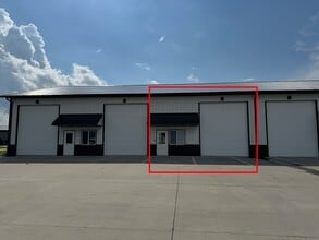 200 Greenfield Dr, Tiffin, IA à louer Photo intérieure– Image 1 sur 6