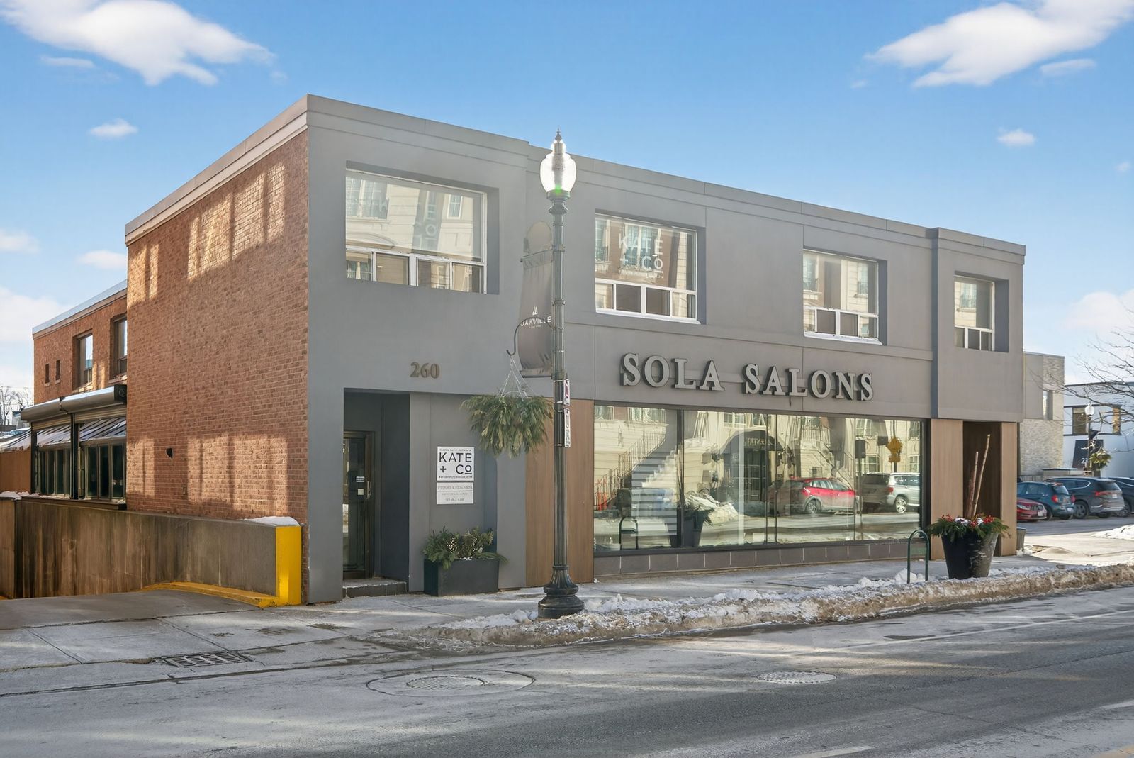256-260 Church St, Oakville, ON à louer Photo principale– Image 1 sur 25