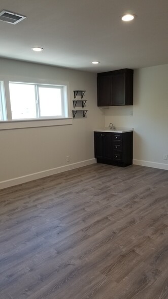 693-699 Veterans Blvd, Redwood City, CA à louer - Photo de l’immeuble – Image 3 sur 13