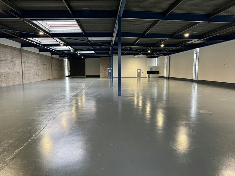 Calver Rd, Warrington à louer - Photo de l’immeuble – Image 3 sur 12