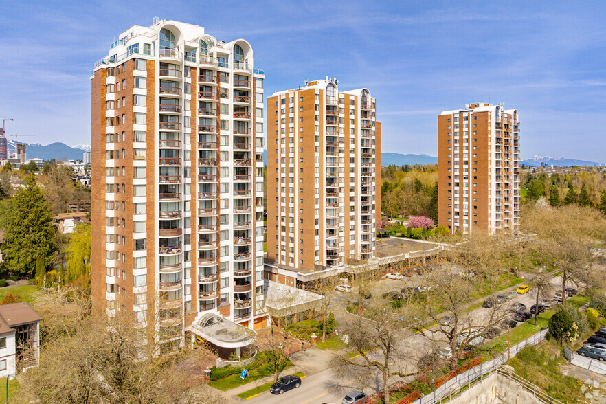621 W 57th Ave, Vancouver, BC à louer - Photo de l’immeuble – Image 1 sur 3
