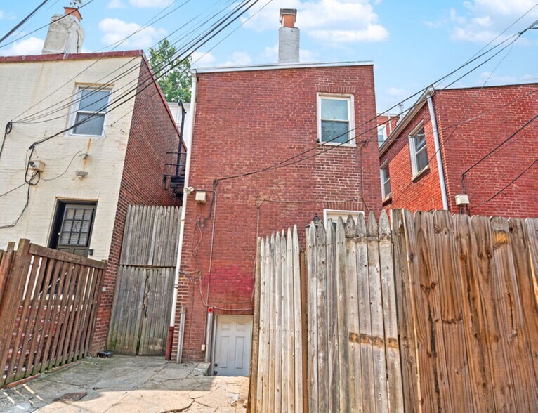 220 3rd St SE, Washington, DC à vendre - Photo de l’immeuble – Image 3 sur 10