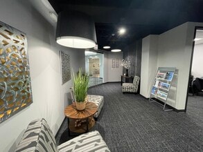 4201 Lake Cook Rd, Northbrook, IL à louer Photo intérieure– Image 2 sur 8