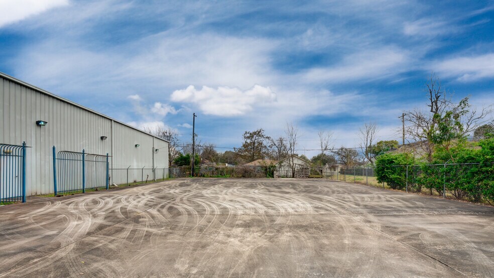 914 Oak Glen Dr, Houston, TX à louer - Photo de l’immeuble – Image 3 sur 27