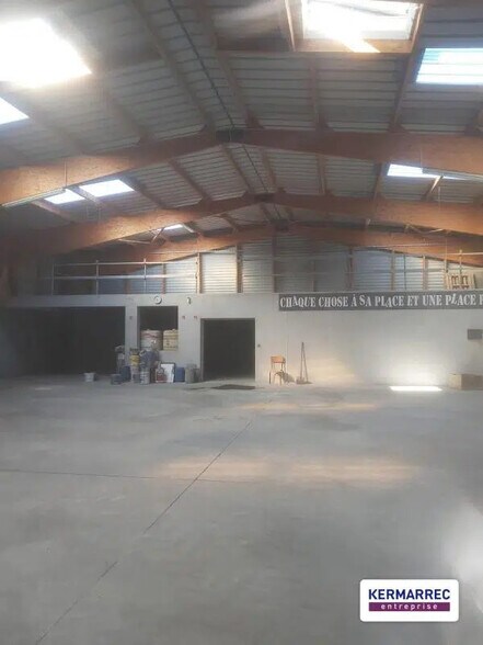 Local d’activités dans La Guerche-de-Bretagne à louer - Photo de l’immeuble – Image 3 sur 3