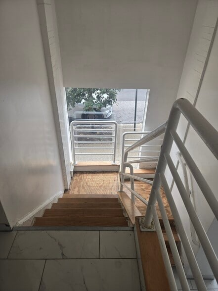 429 N Eutaw St, Baltimore, MD à louer - Photo de l’immeuble – Image 2 sur 17