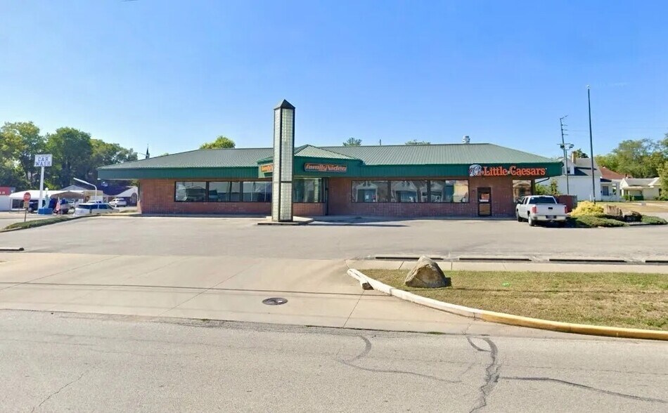 601 N College Ave, Vincennes, IN à louer - Photo de l’immeuble – Image 2 sur 5