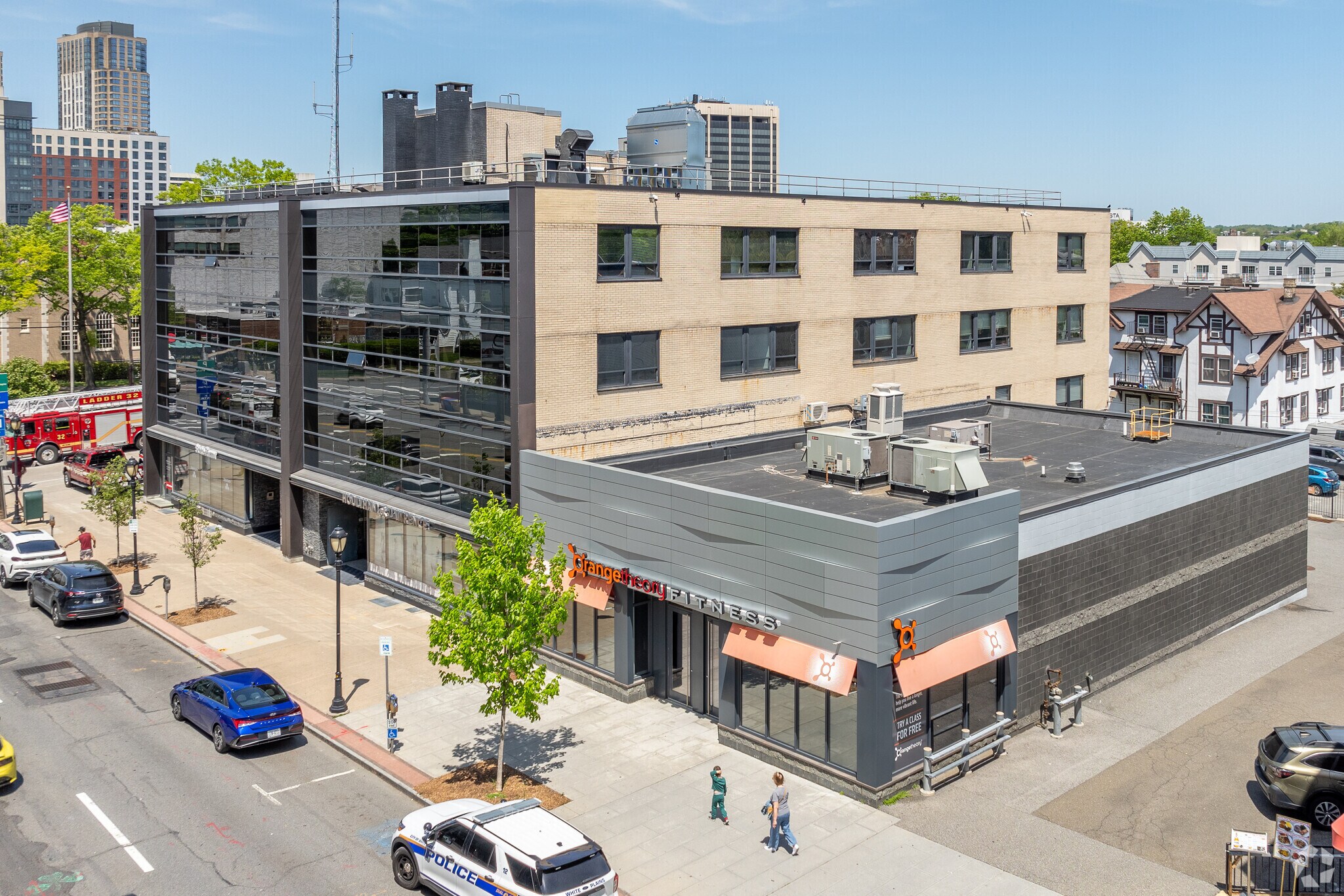 235-237 Mamaroneck Ave, White Plains, NY à louer Photo de l’immeuble– Image 1 sur 30