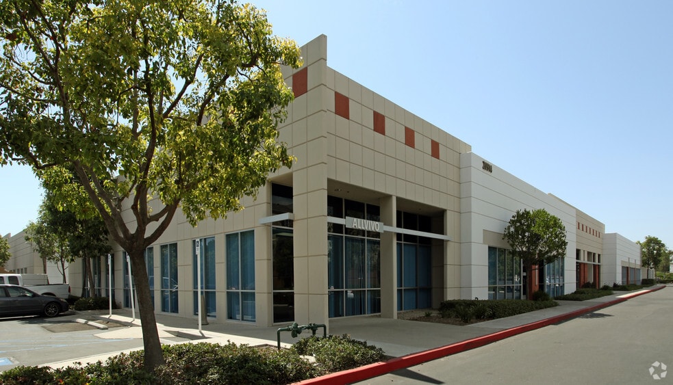 20914 Bake Pky, Lake Forest, CA à vendre - Photo principale – Image 1 sur 9