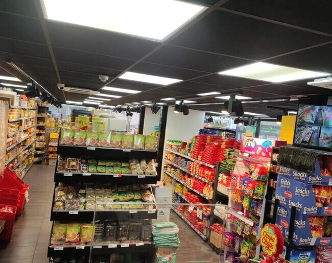 Plus de détails pour Local commercial à louer