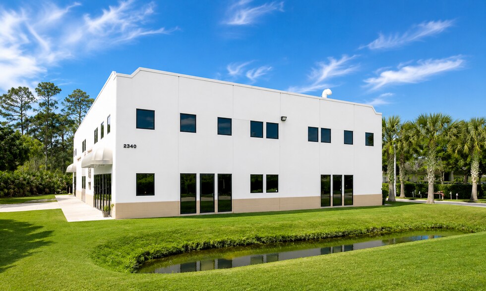 2340 SW Poma Dr, Palm City, FL à vendre - Photo de l’immeuble – Image 2 sur 10
