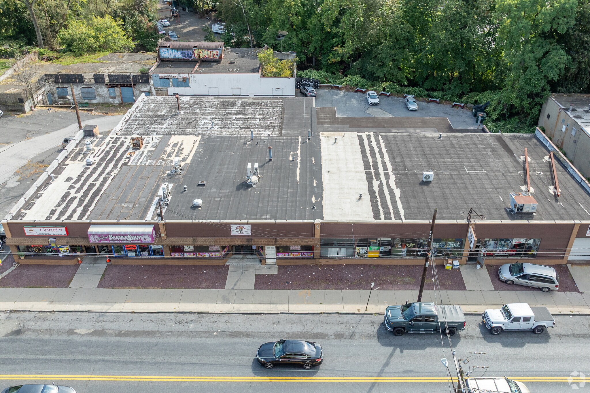 555 Broadway, Newburgh, NY à louer Photo de l’immeuble– Image 1 sur 3