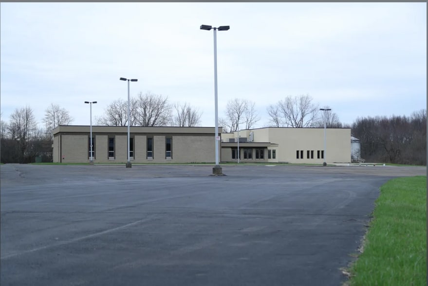 995 Youngstown Warren Rd, Niles, OH à louer - Photo principale – Image 1 sur 27
