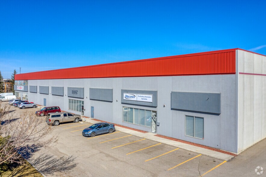 4919-6230 61 Av SE, Calgary, AB à louer - Photo de l’immeuble – Image 1 sur 4