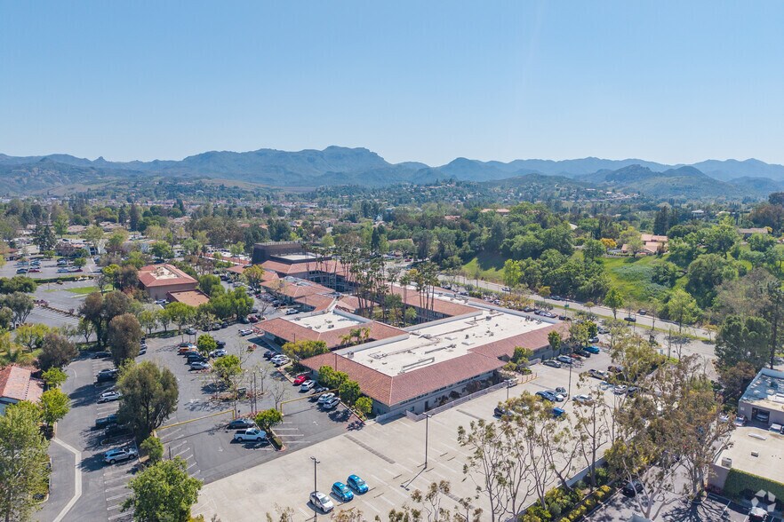 850 Hampshire Rd, Westlake Village, CA à louer - Aérien – Image 1 sur 22