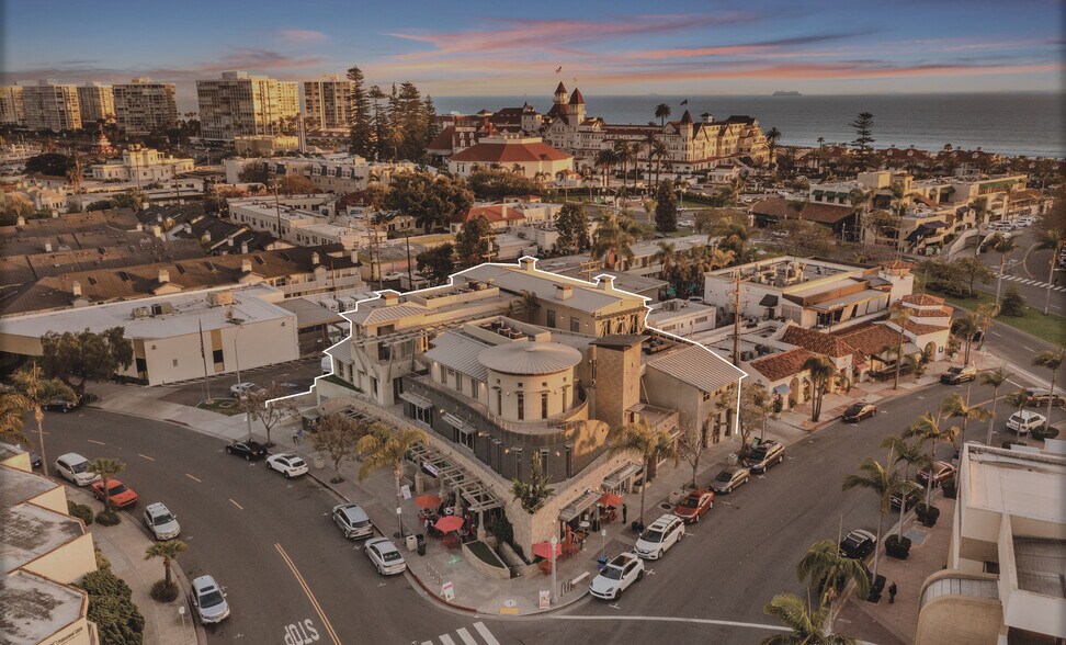 1033 B Ave, Coronado, CA à louer - Photo principale – Image 1 sur 11