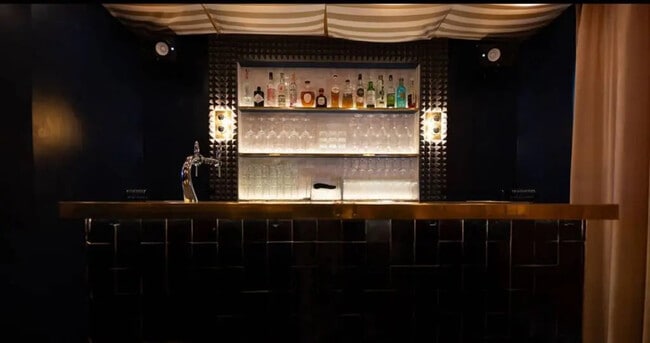 Plus de détails pour Local commercial à louer