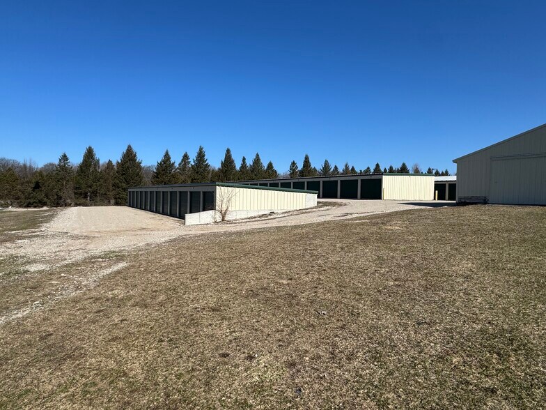 13703 Campbell Rd, Kewadin, MI à vendre - Photo de l’immeuble – Image 2 sur 23
