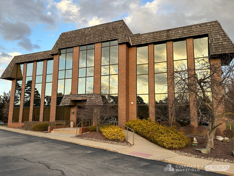 13500-13550 Falling Water Rd, Strongsville, OH à vendre - Photo de l’immeuble – Image 3 sur 14