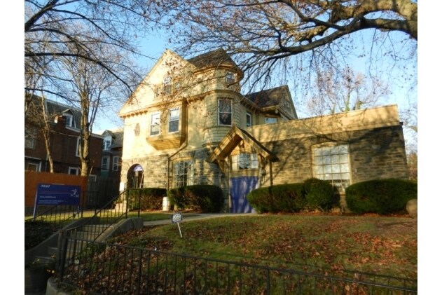 7056 Germantown Ave, Philadelphia, PA à louer - Photo de l’immeuble – Image 2 sur 15