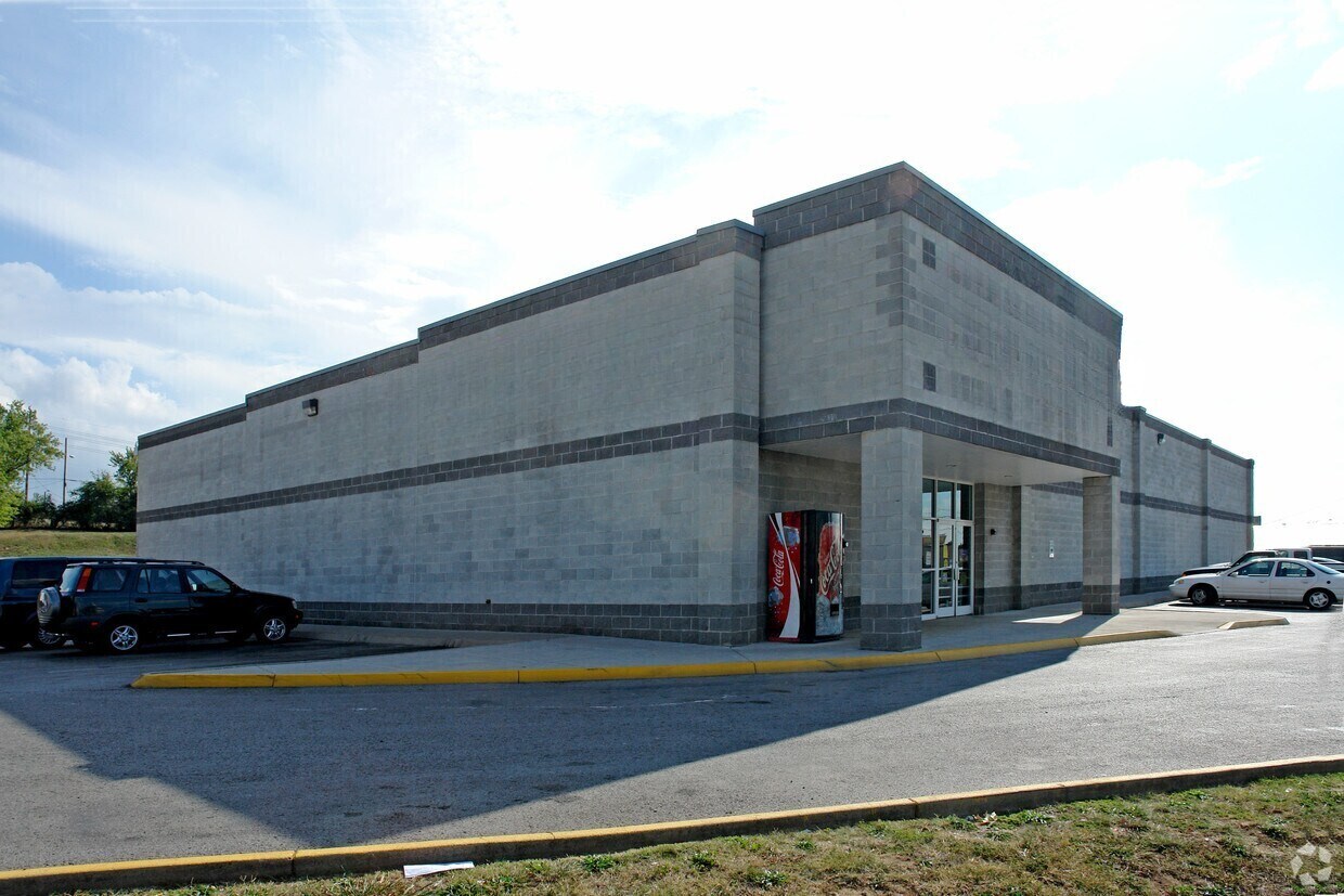 1800 Middlebrook Pike, Knoxville, TN à louer Photo principale– Image 1 sur 5