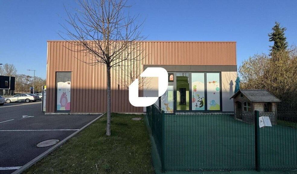 2-6 Rue Des Charrons, Hangenbieten à louer - Photo de l’immeuble – Image 1 sur 9