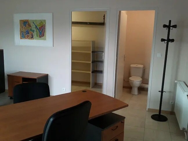 Bureau dans Saint-Jean-le-Blanc à louer - Photo de l’immeuble – Image 2 sur 4
