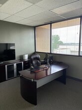 1304 W Walnut Hill Ln, Irving, TX à vendre Photo intérieure– Image 2 sur 6