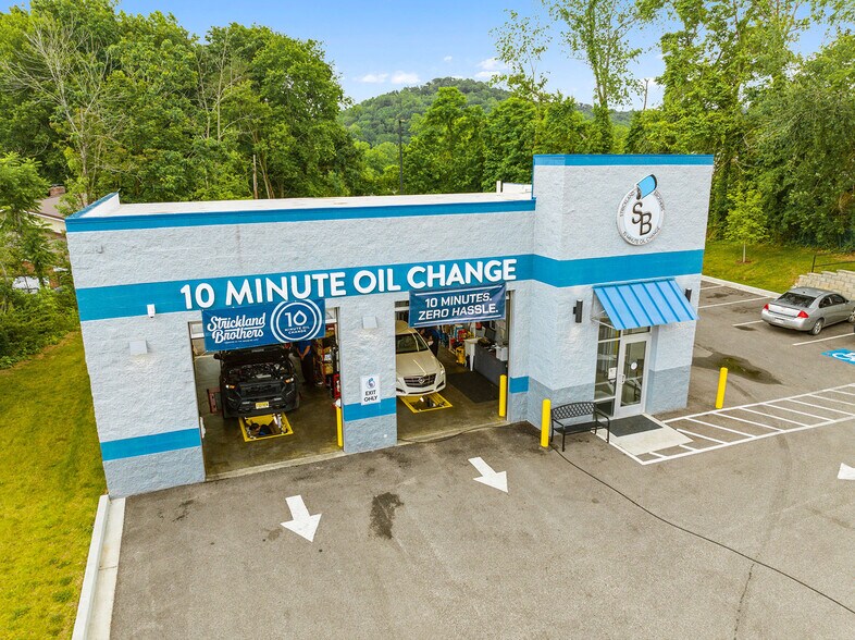 5465 Big Tyler Rd, Cross Lanes, WV à vendre - Photo de l’immeuble – Image 2 sur 3
