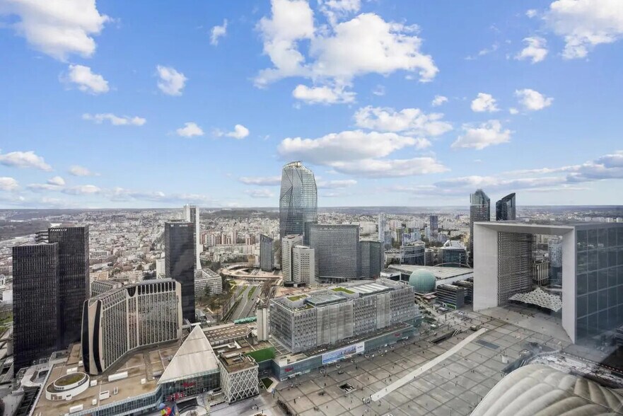 Bureau dans Courbevoie à louer - Photo de l’immeuble – Image 1 sur 12