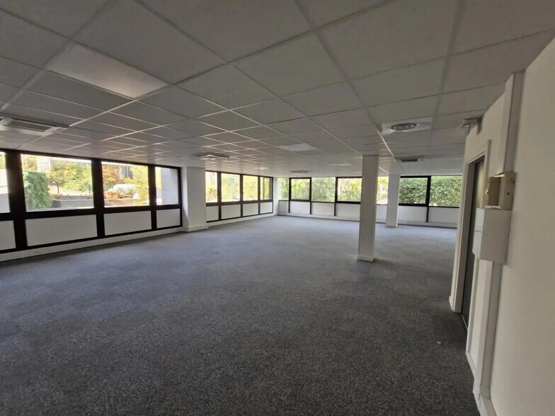 Bureau dans SOPHIA ANTIPOLIS à louer - Photo de l’immeuble – Image 3 sur 5