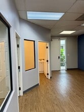 2277 Townsgate Rd, Westlake Village, CA à louer Photo intérieure– Image 2 sur 3