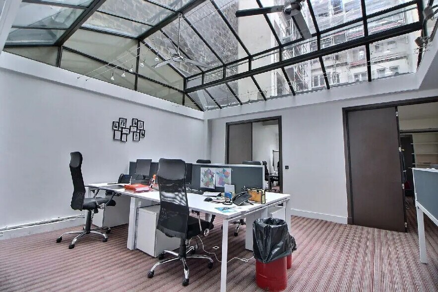 Bureau dans Paris à louer - Photo de l’immeuble – Image 1 sur 13