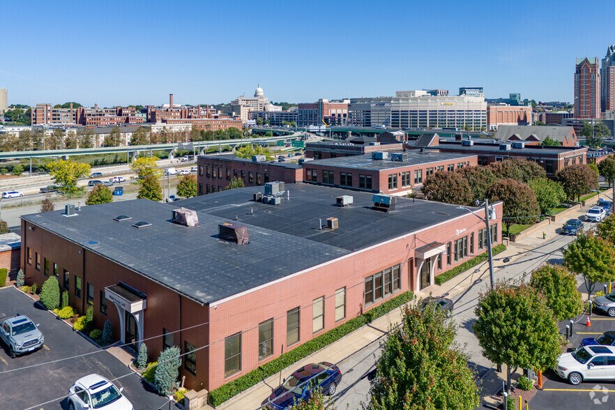1 Cedar St, Providence, RI à louer - Photo de l’immeuble – Image 3 sur 54
