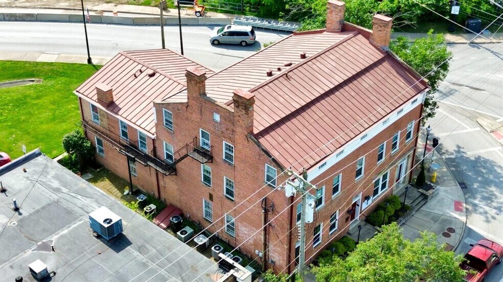 11006 Reading Rd, Cincinnati, OH à louer - Photo de l’immeuble – Image 2 sur 38