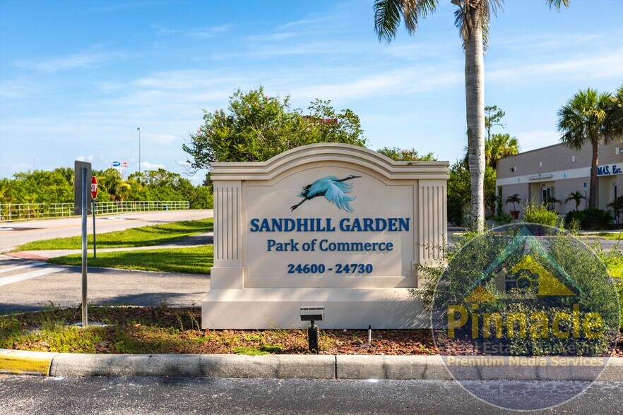 24690 Sandhill Blvd, Punta Gorda, FL à louer - Photo de l’immeuble – Image 2 sur 31