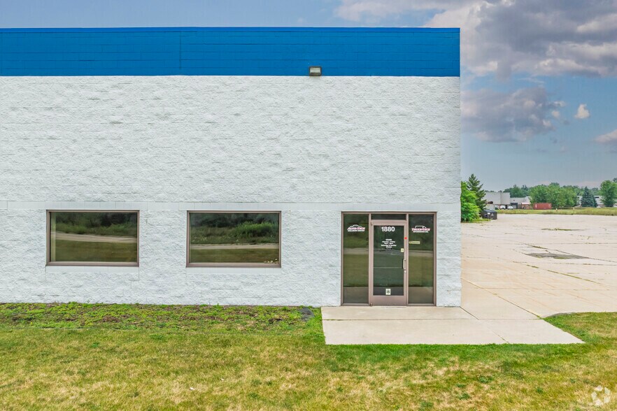 1870-1880 Hydraulic Dr, Howell, MI à louer - Photo de l’immeuble – Image 3 sur 5