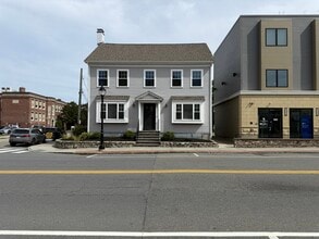 570 Moody St, Waltham, MA à louer Photo de l’immeuble– Image 1 sur 9