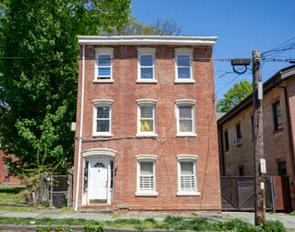 Plus de détails pour 88 Clinton St, Newburgh, NY - Logement à vendre