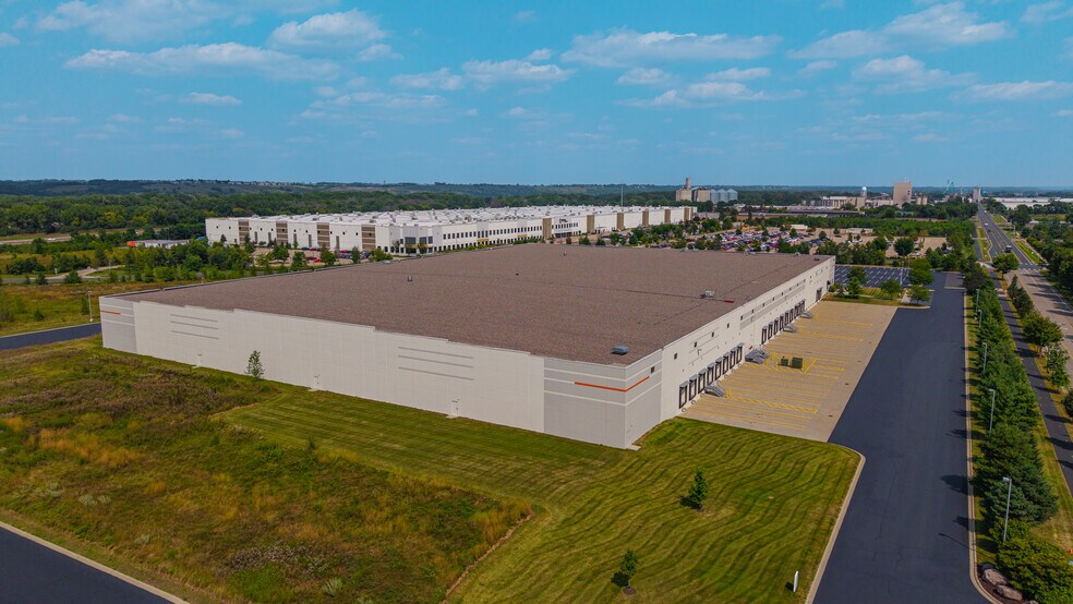 2301 4th Ave E, Shakopee, MN à louer - Photo de l’immeuble – Image 3 sur 7