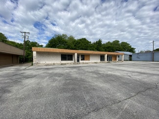 Plus de détails pour 813-817 N Grand Ave, Gainesville, TX - Local commercial à louer