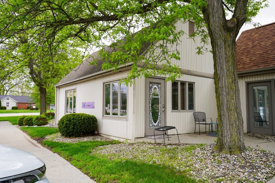 6038 E State Blvd, Fort Wayne, IN à vendre - Photo de l’immeuble – Image 2 sur 12