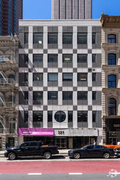 321-323 Broadway, New York, NY à louer - Photo principale – Image 1 sur 10