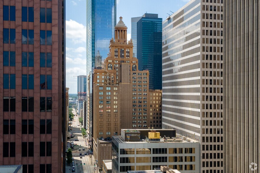 808 Travis St, Houston, TX à louer - Photo de l’immeuble – Image 2 sur 31